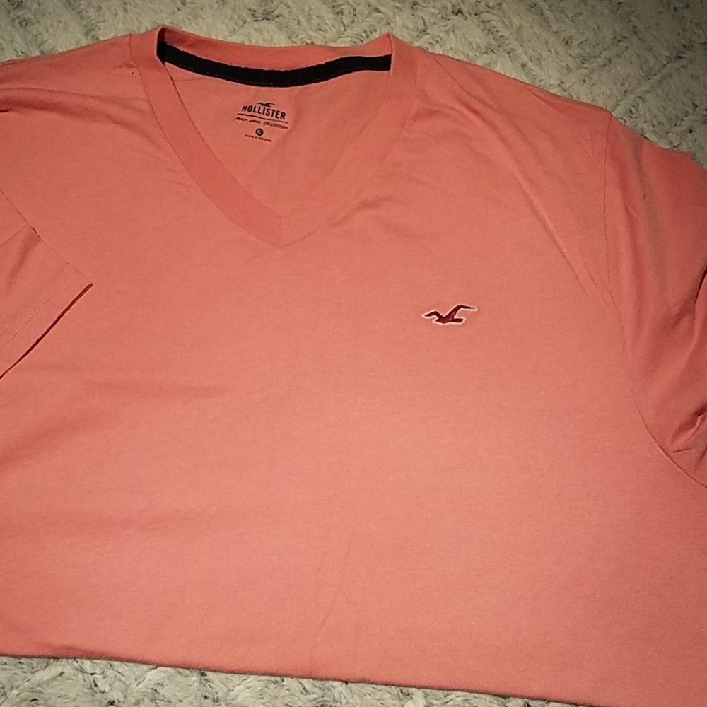 Hollister t shirt